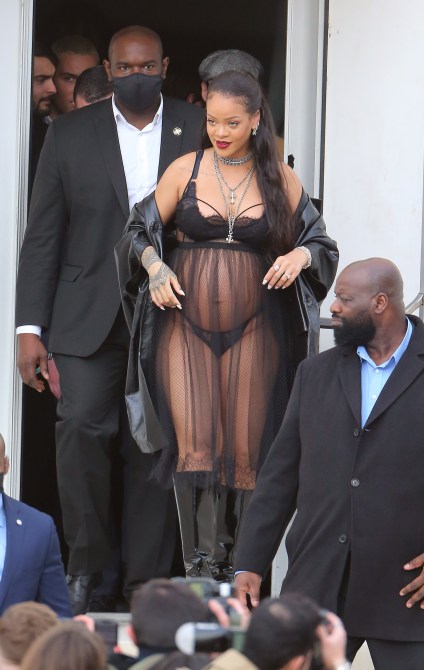 STYLECASTER | Rihanna Pregnancy Style