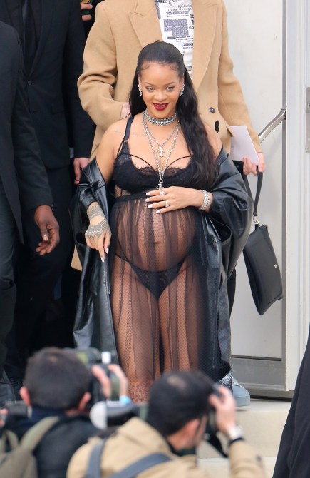 STYLECASTER | Rihanna Pregnancy Style