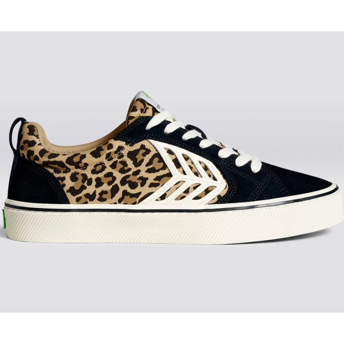 Cariuma Leopard Collection