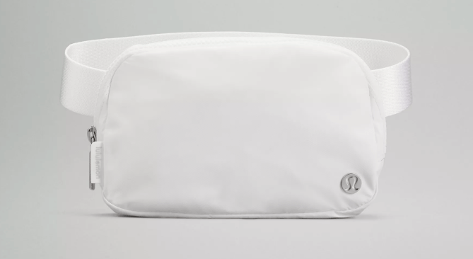 STYLECASTER | Lululemon Belt Bag