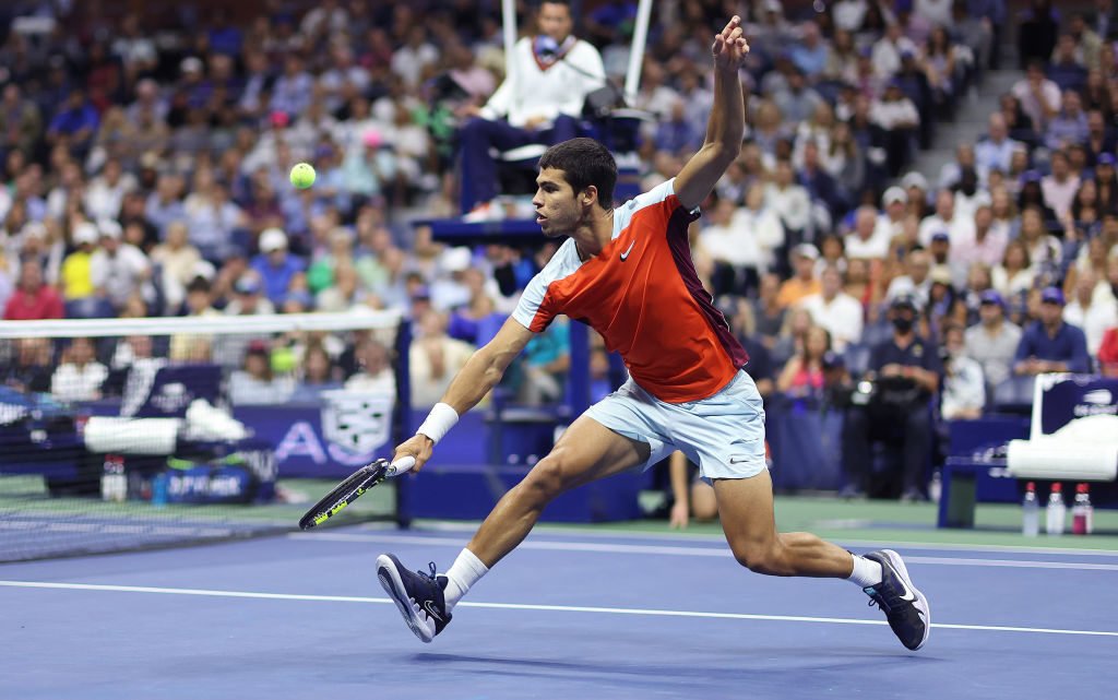NEW YORK, NEW YORK - SEPTEMBER 11:  Carlos Alcaraz of Spain in action against Casper Ruud of Norway during their Men’s Singles Final match on Day Fourteen of the 2022 US Open at USTA Billie Jean King National Tennis Center on September 11, 2022 in the Flushing neighborhood of the Queens borough of New York City. (Photo by Julian Finney/Getty Images)