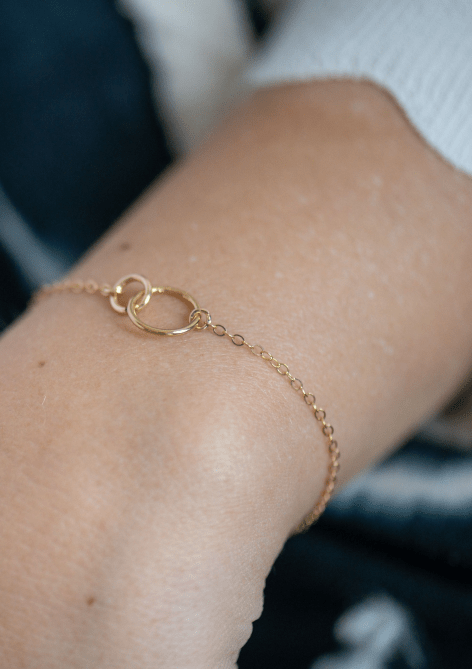 Hello Adorn Tiny Links Bracelet