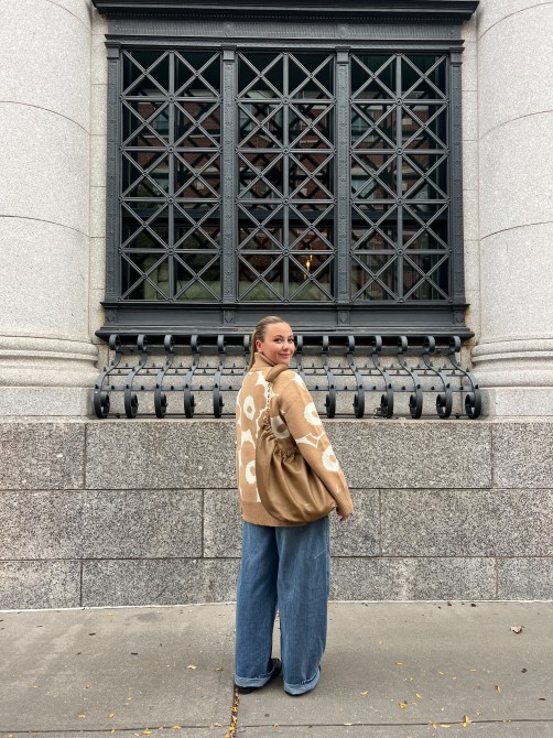 STYLECASTER | Loewe Squeeze Bag Review