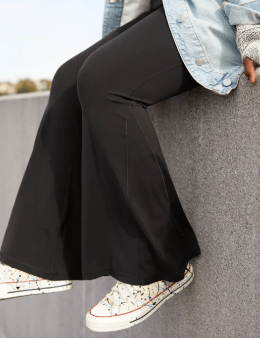 Aerie Real Me High Waisted Crossover Rib Super Flare Legging