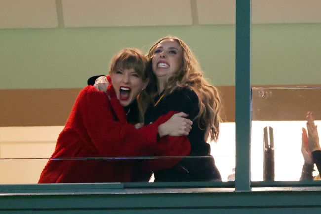 Taylor Swift and Brittany Mahomes at the Chiefs vs. Packers