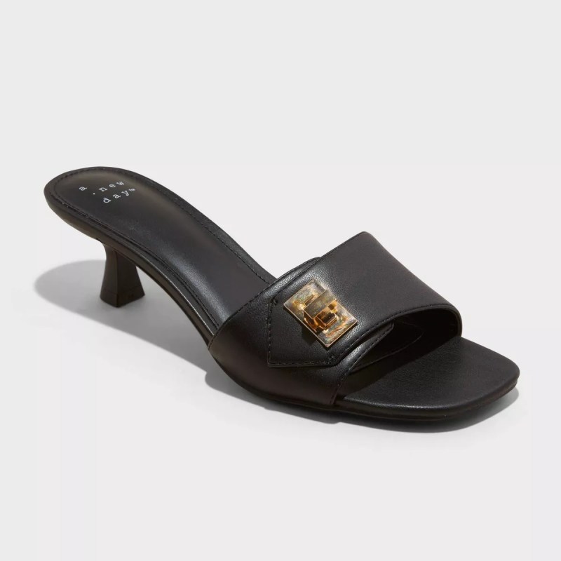 7 Best Sandal Trends For 2024: Shop Flip Flops, Mules, and Slingbacks