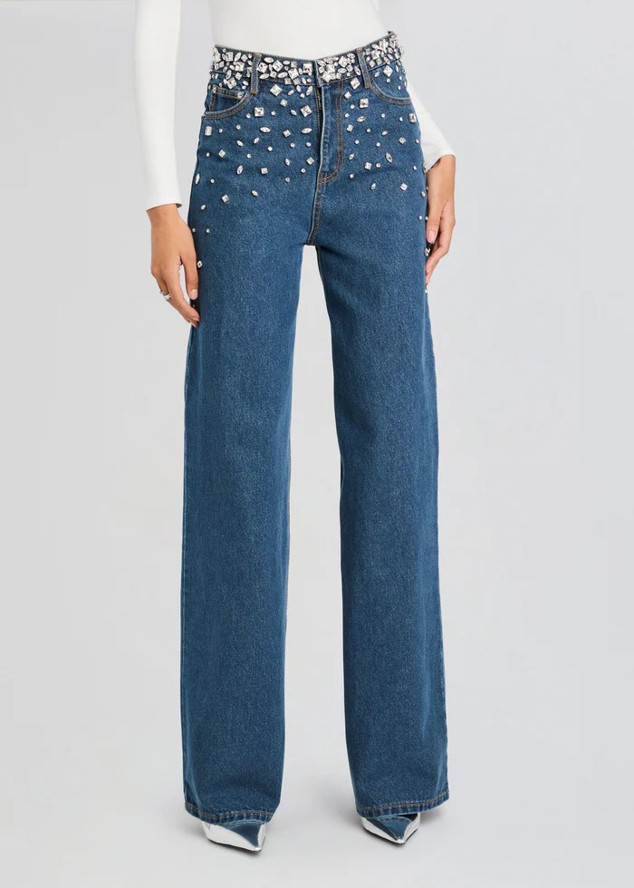 Retrofete Holiday Dresses: 6 Trends to Slay the Season