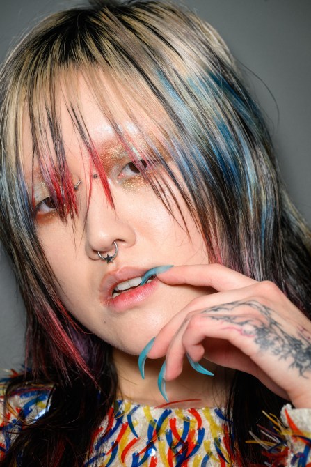 A model with claw nails.