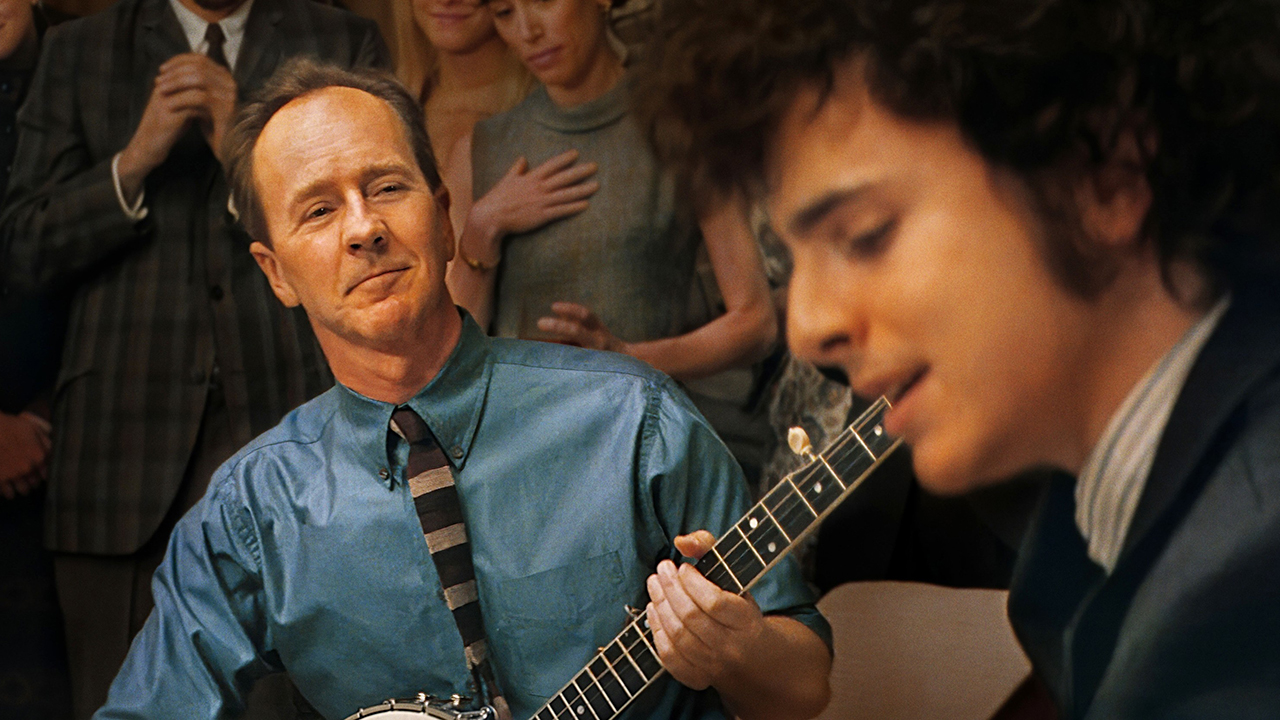 A COMPLETE UNKNOWN, from left: Edward Norton as Pete Seeger, Timothee Chalamet as Bob Dylan, 2024.