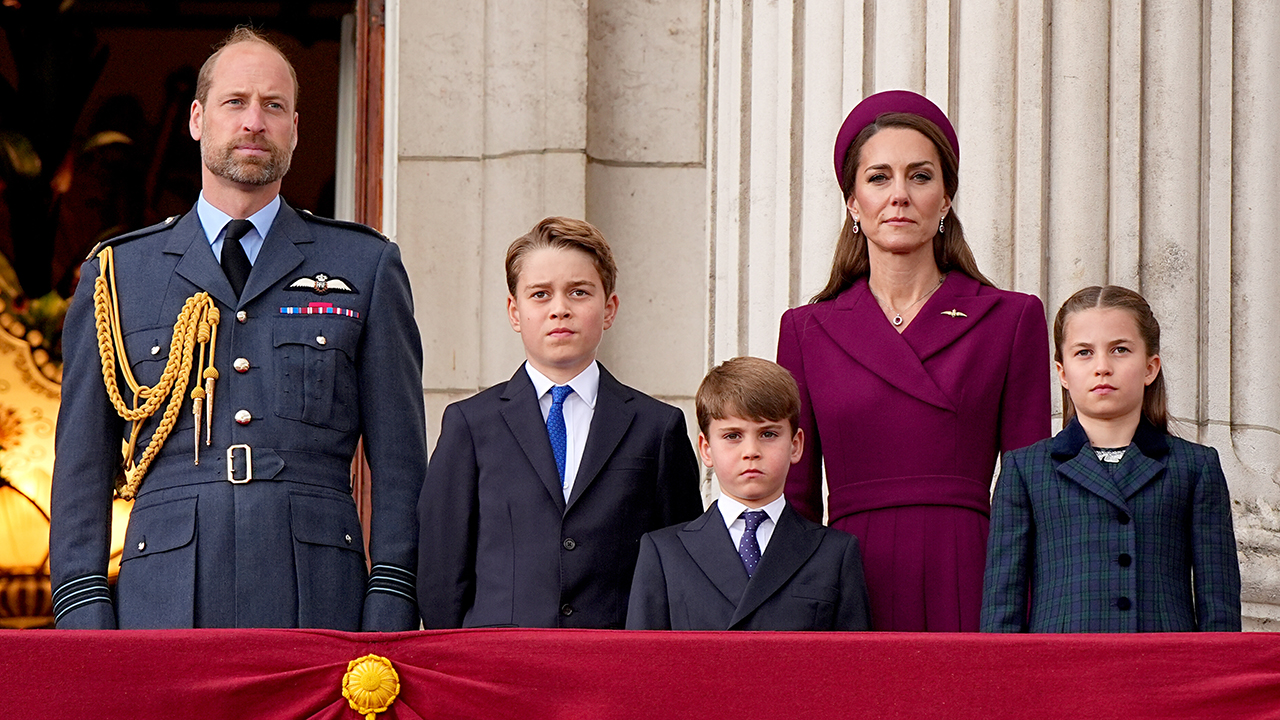 LONDON, ENGLAND - MAY 5: (L-R) Prince William, Prince of Wales, Prince George, Prince Louis, Catherine, Princess of Wales and Princess Charlotte on the balcony of Buckingham Palace to view the fly past featuring the Royal Air Force's Red Arrows and current and historic military aircraft, at the end of the military procession for the 80th anniversary of VE Day, in honour of those who served during the Second World War, at Buckingham Palace on May 5, 2025 in London, England. Around 1300 members of the armed forces, including the Royal Navy, the Royal Marines, the British Army and the Royal Air Force, along with Commonwealth nations, Ukraine, and Nato allies are taking part in the military procession for Victory in Europe Day, which is celebrated each year on May 8, marking the day the Allies formally accepted Germany's surrender in 1945.