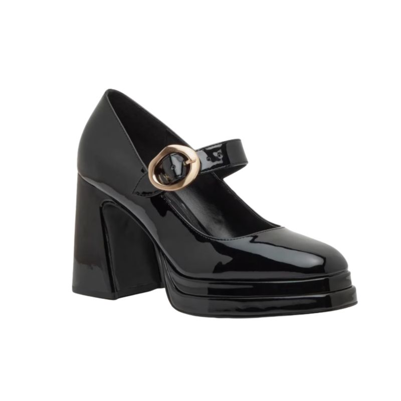 2026 Shoe Trends: The Best Boots, Sneakers, Heels, & Flats to Wear in the New Year