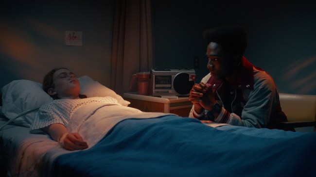 STRANGER THINGS. (L to R) Sadie Sink as Max Mayfield and Caleb McLaughlin as  Lucas Sinclair in STRANGER THINGS